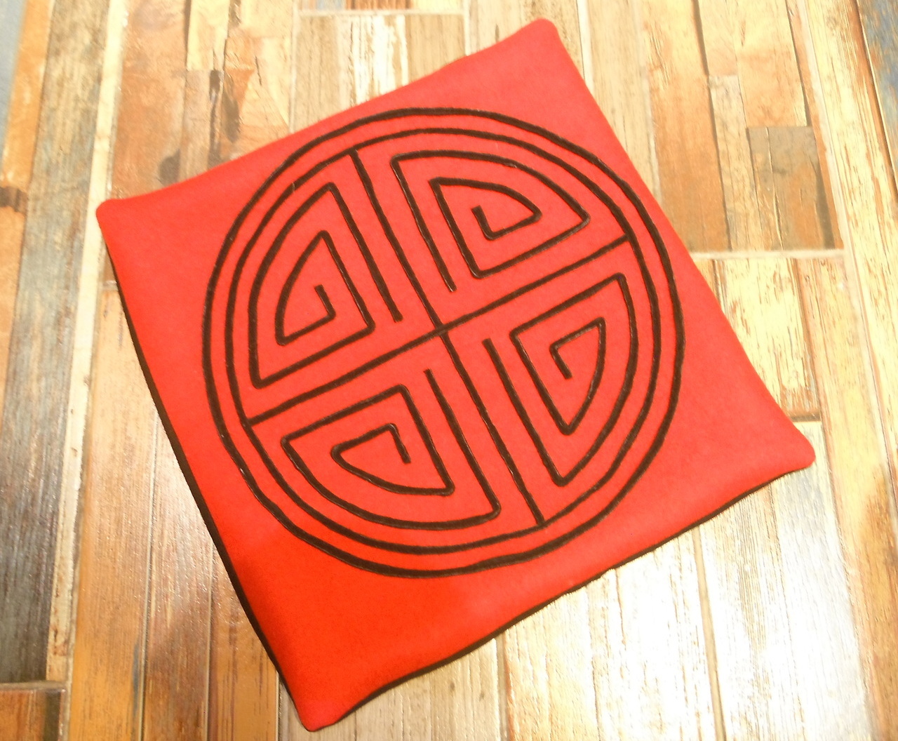 <p>Deluxe Cushion Cover</p>