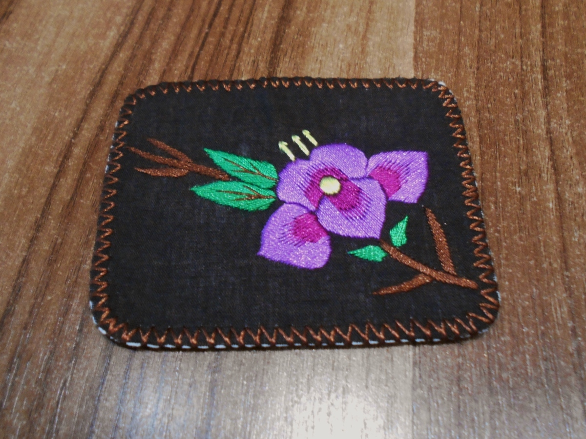 <p>Dongxiang Square Embroidered Magnet&nbsp;</p>