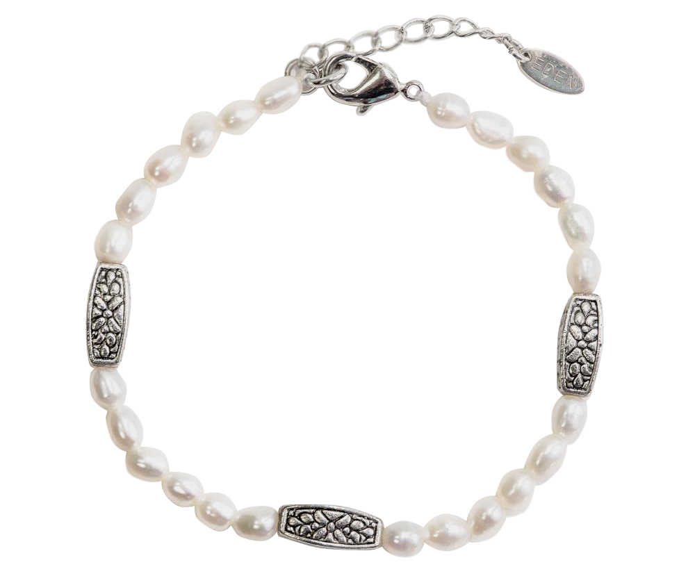 <p>Eden Graceful Pearls Bracelet&nbsp;</p>
