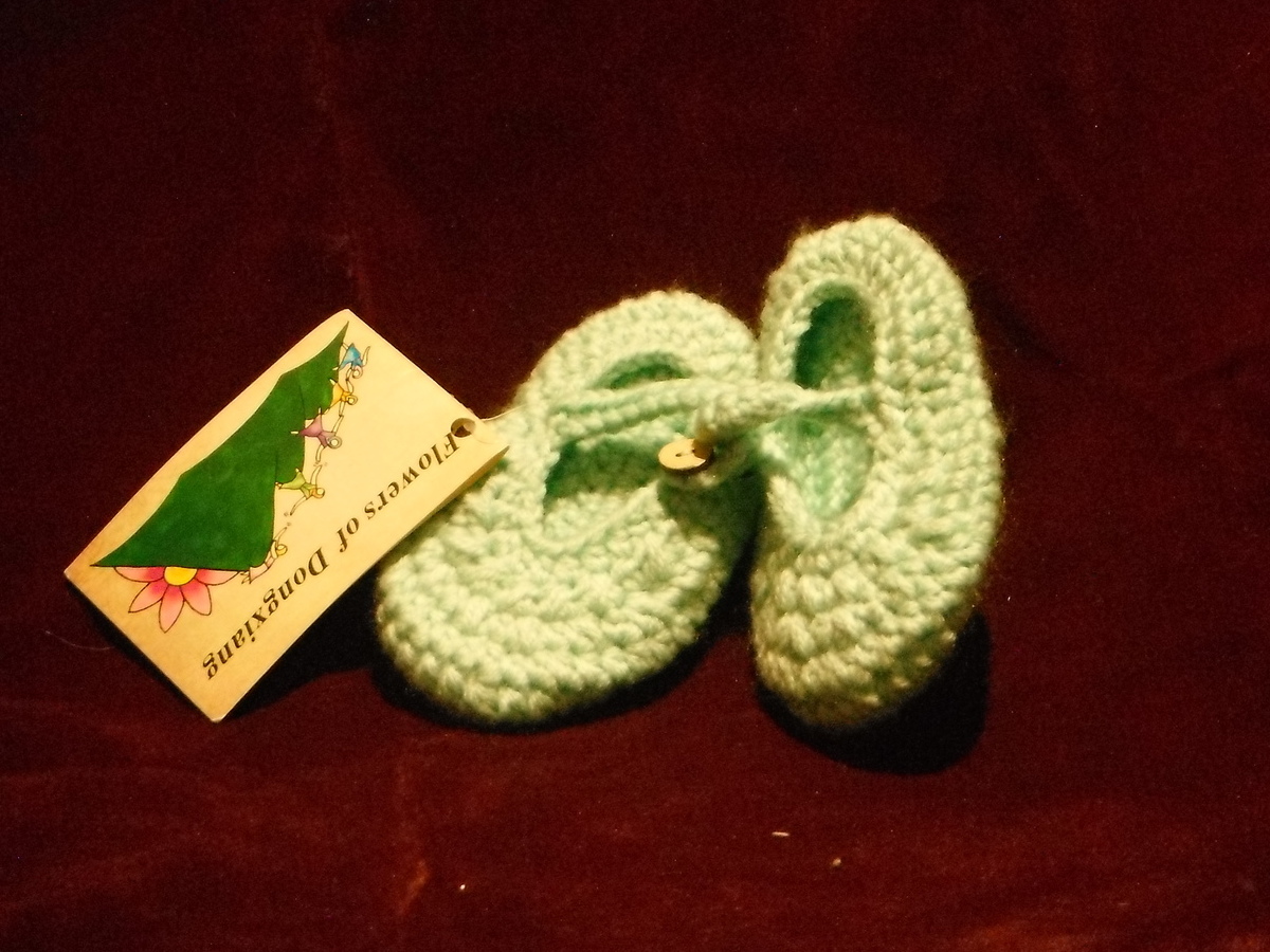 <p>Dongxiang Flower Knitted Baby Boots&nbsp;</p>